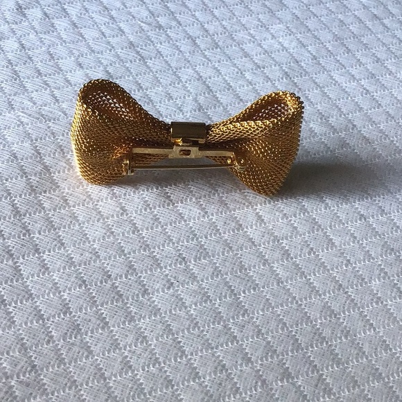 Gold mesh Brooch- perfectly timed to adorn your lapel or hat.1.5” - Picture 5 of 6
